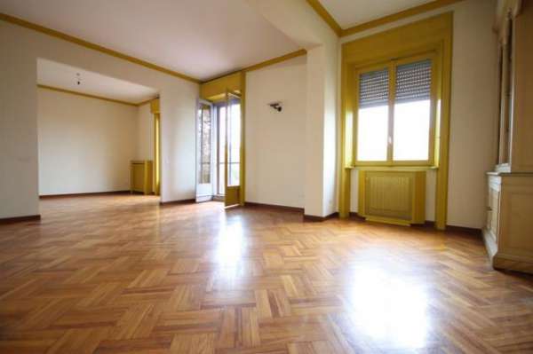 Foto MILANO ad.ze Porta Venezia - attico con terrazzo in locazione