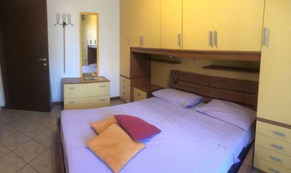 Foto Milano Barona camera in bilocale solo a donna lavoratrice