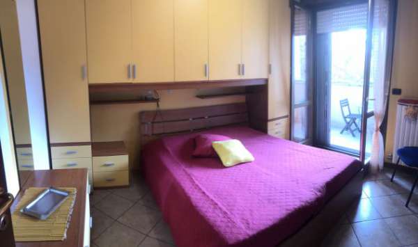 Foto Milano Camera singola MM Famagosta solo a donna