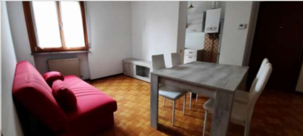 Foto Mini appartamento arredato con garage e cantina