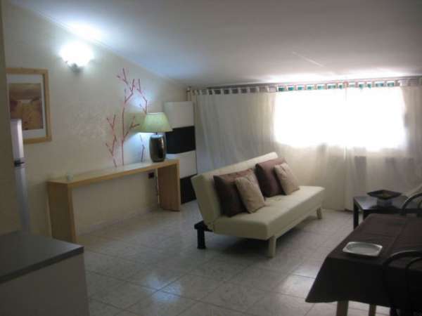 Foto MOCCIA BILO ARREDATO IN CENTRO CORSO TRIESTE CON POSTO AUTO (E4)