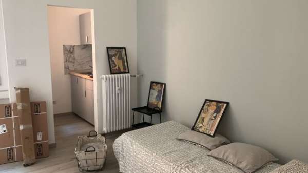 Foto Moderno e Confortevole Monolocale-  finemente ristrutturato