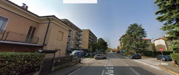 Foto MONO A MONZA SPESE ED UTENZE COMPRESE CON BALCONE