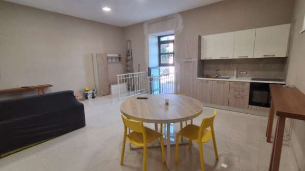 Foto MONOLOCALE *ARREDATO*COMPRESO UTENZE* POMiGLiANO