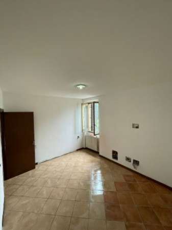 Foto MONOLOCALE A LAZZATE CON POSTO AUTO E BALCONE LIBERO SUBITO