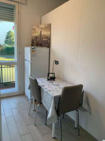 Foto MONOLOCALE A MONZA TUTTO INCLUSO-GARAGE E BALCONE