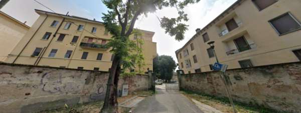 Foto MONOLOCALE AMPIO a 5 minuti dal CENTRO e dalla STAZIONE