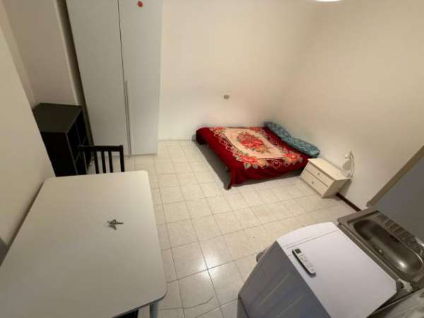 Foto Monolocale arredato Milano