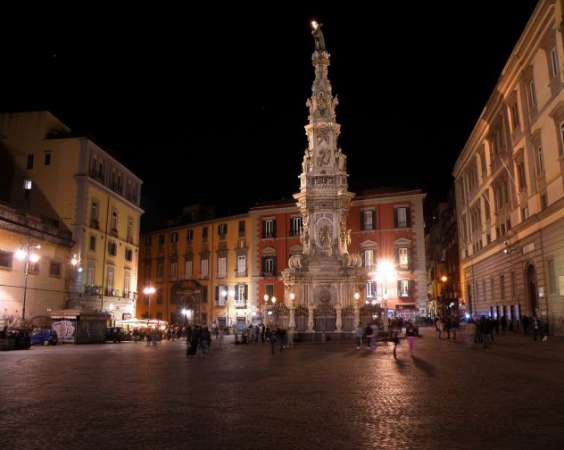 Foto MONOLOCALE CENTRO STORICO NAPOLI PER USO RICETTIVO O ABITATIVO
