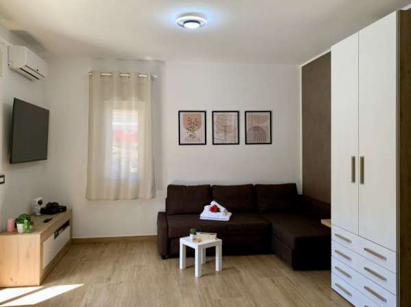 Foto Monolocale di 30 mq con terrazza, affitti mensili di breve periodo