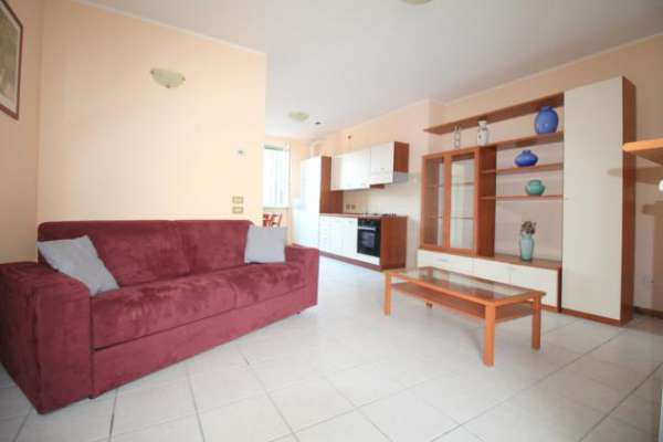 Foto Monolocale in affitto a Civate