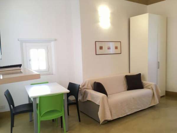 Foto Monolocale in affitto a Siena