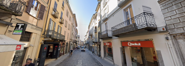 Foto Monolocale in Strada Nuova LIBERO SUBITO