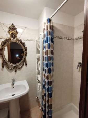 Foto MONOLOCALE IN VIA VANCHIGLIA: 500 euro