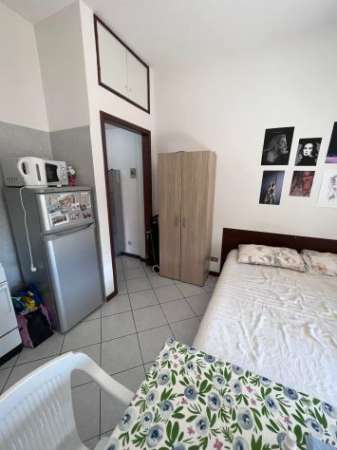 Foto Monolocale per studenti via Voghera