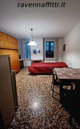 Foto MONOLOCALE VIA DI ROMA 350