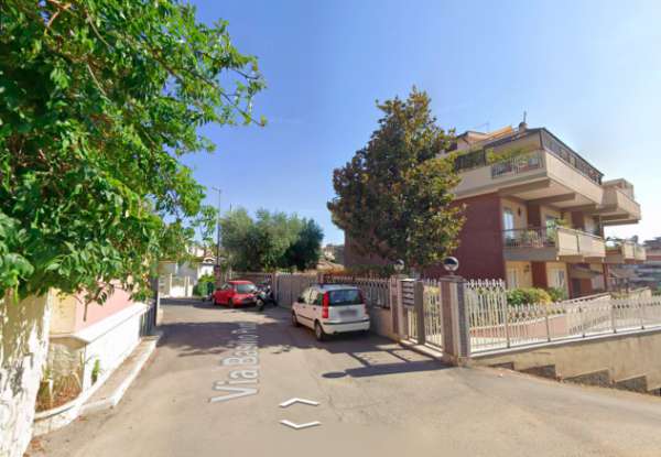 Foto MONTE MARIO BILOCALE ARREDATO CON TERRAZZO PRIVATO