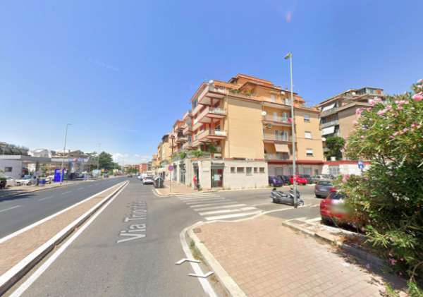 Foto MONTE MARIO BILOCALE CON BALCONE