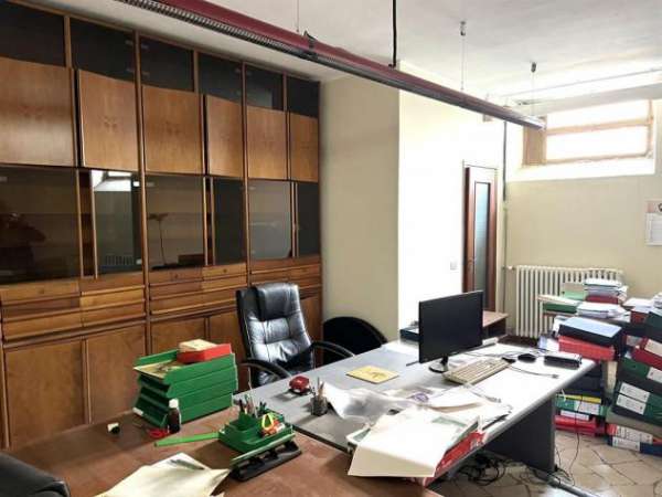 Foto Monza affittasi ufficio zona Regina Pacis