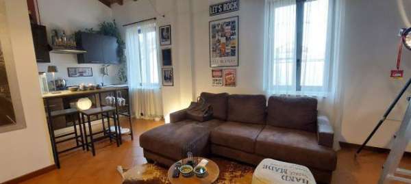 Foto MONZA Centro - grazioso bilocale parzialmente arredato con box