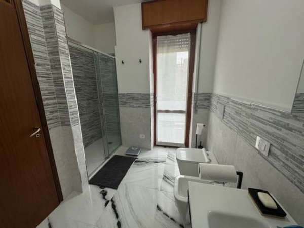 Foto Monza-Muggio' Affitto Trilocale di ampia metratura con con box e cantina