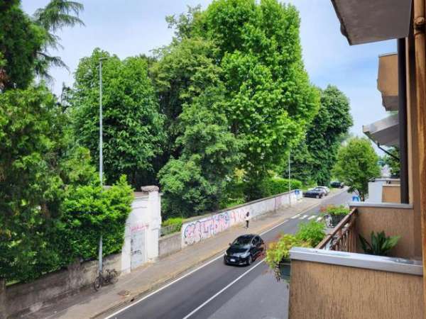 Foto Monza Policlinico affittasi  2 locali arredato libero subito