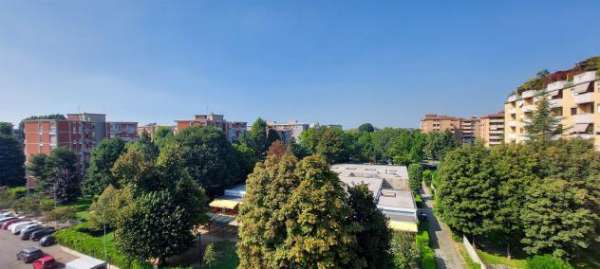 Foto Monza Triante - ampio trilocale completamente arredato con terrazzo e box