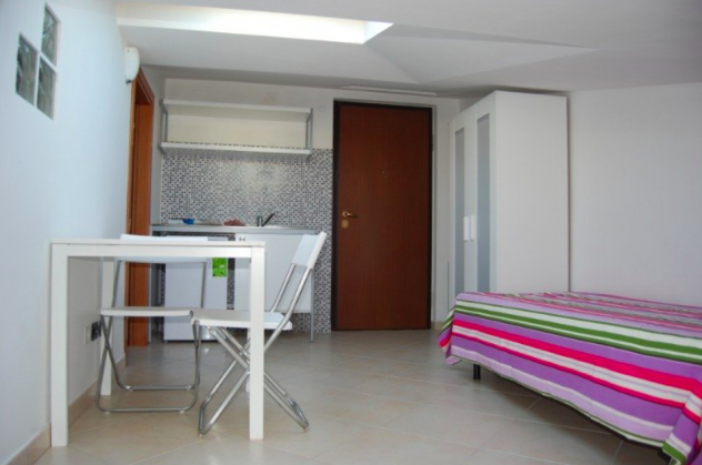 Foto MORENA MONOLOCALE ARREDATO CON BALCONCINO