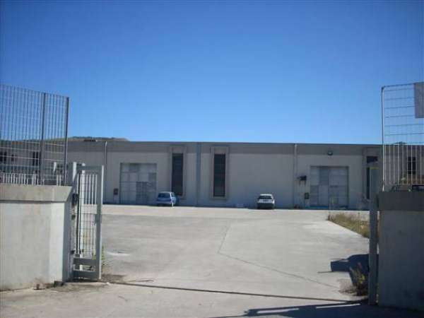 Foto Muros affittasi capannone 2 vani 350 Mq