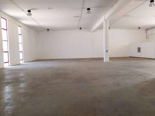 Foto Muros affittasi capannone 2 vani 650 Mq