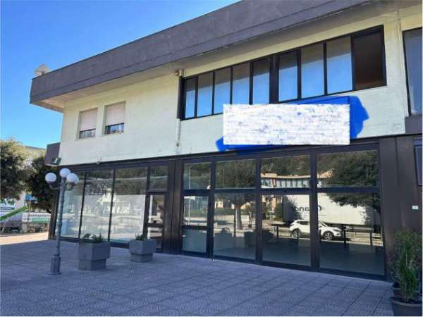 Foto N2530SP - Negozio a Gualdo Tadino