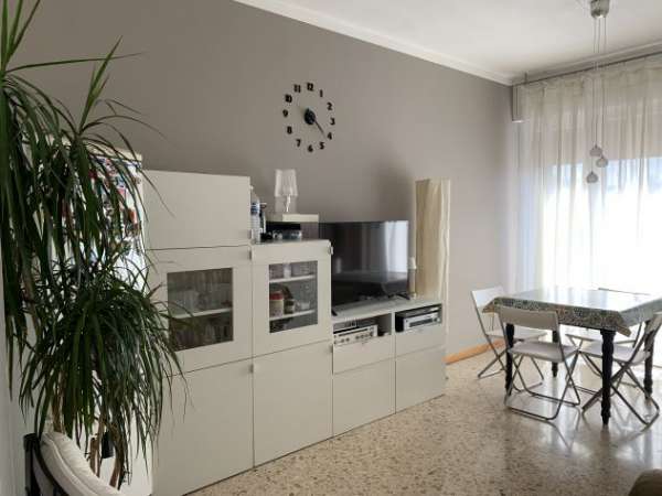 Foto Navigli/Darsena stanza arredata piano attico contesto residenziale