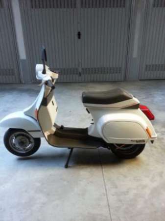 Foto Naviglio Pavese Via Pavia posto moto in condivisione in box custodito H24