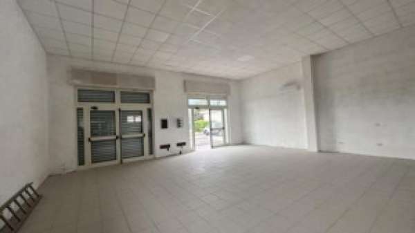 Foto Negozio - Alatri . Rif.: Cod. rif V013ACG