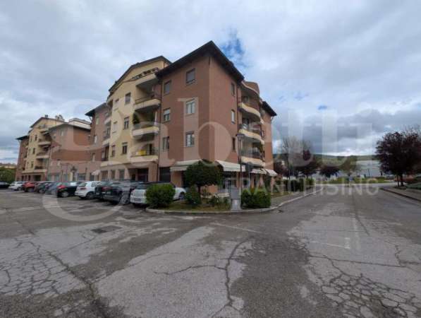 Foto Negozio - Deruta . Rif.: 2025/LOC.COMM.ACG