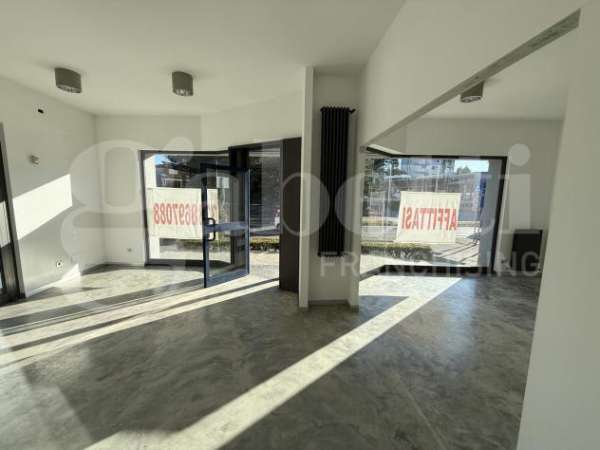 Foto Negozio - Lurago d'Erba . Rif.: Cod. rif 3283843ACG