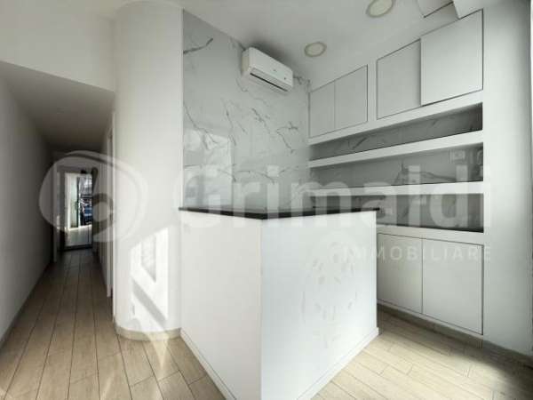 Foto Negozio - Roma . Rif.: LG18/26-VG19/26ACG