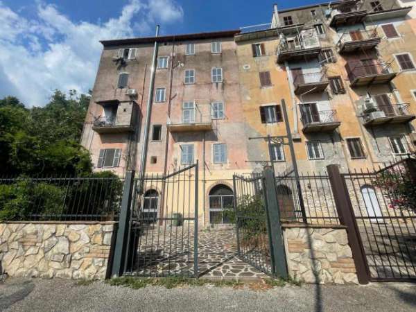 Foto Negozio - San Polo dei Cavalieri . Rif.: Cod. rif 3250204ACG