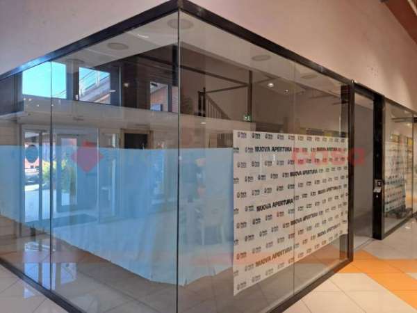 Foto Negozio - Villa San Giovanni . Rif.: Cod. rif 3238340ACG