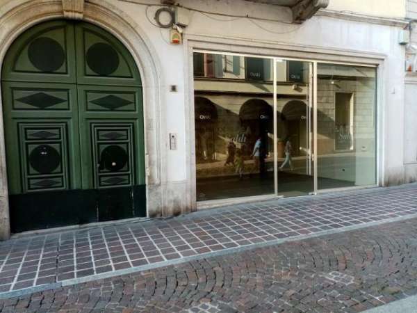 Foto Negozio 1 locale - Rif. 692