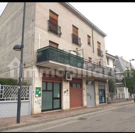 Foto Negozio a Cesate (mi)