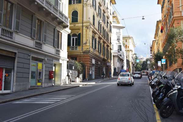 Foto NEGOZIO a Genova