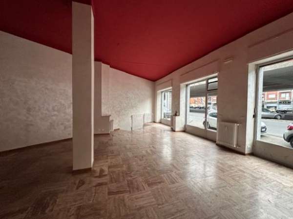 Foto Negozio a Moncalieri – Corso Trieste