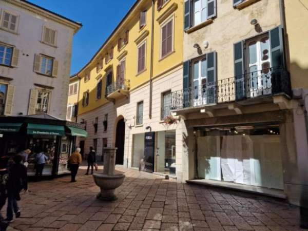 Foto Negozio a Varese - Rif. 2536067