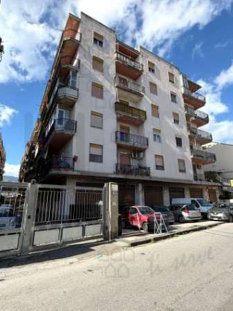 Foto NEGOZIO di 3 vani e di 600 mq (MESSINA) rif. 3LS18051