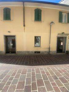 Foto Negozio in Affitto, 1 Locale, 70 mq, Seregno