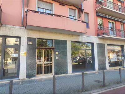 Foto Negozio in Affitto, 2 Locali, 55 mq, Fidenza