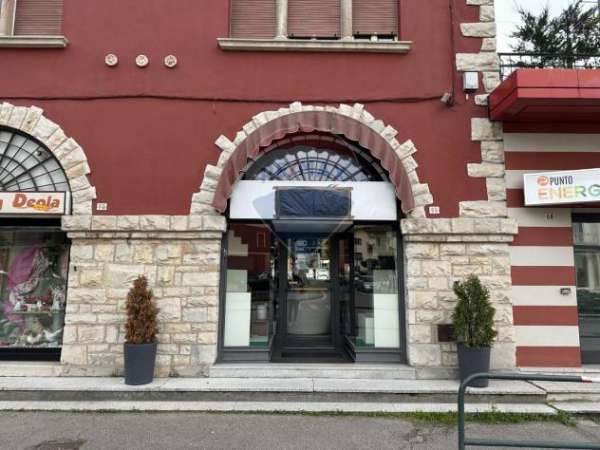 Foto Negozio in affitto a Belluno, Baldenich