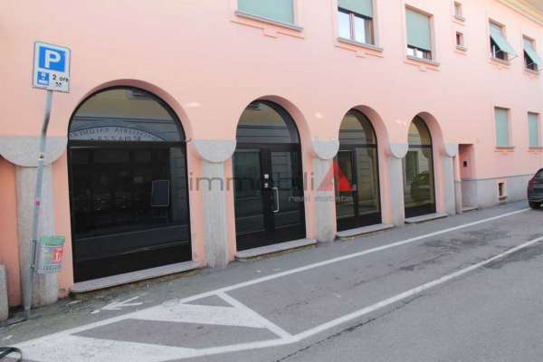 Foto Negozio in Affitto a Brugherio