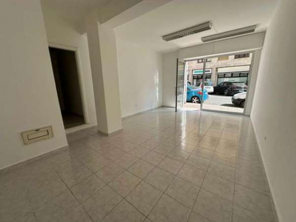 Foto Negozio in affitto a Cagliari - 1 locale 32mq